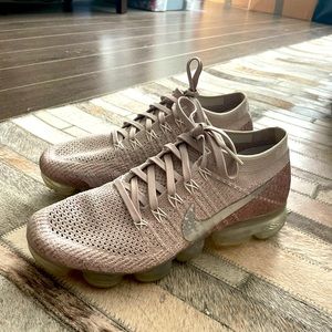 Nike Air Vapormax Flyknit Women’s 7.5 Sunset Glow & Chrome 849557-202